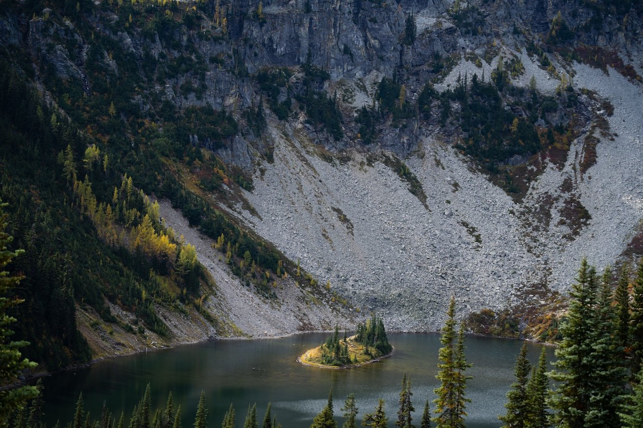 Emerald Loop views of the five turquoise lakes at Valley of the Five Lakes Jasper