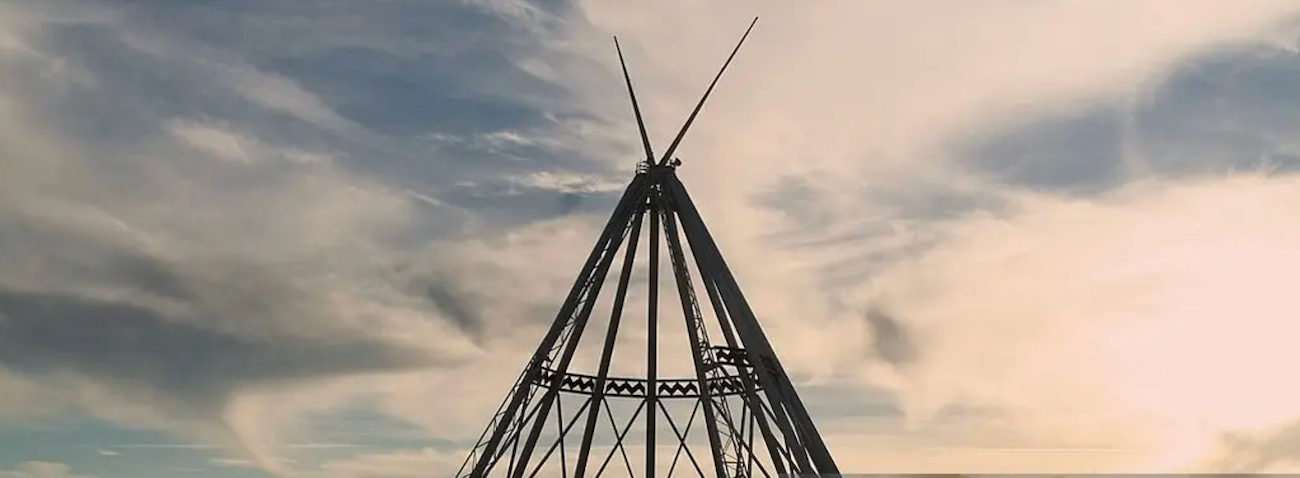 Exterior view of the Saamis Tepee next to the Trans-Canada Highway in Medicine Hat